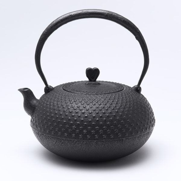 鉄スクラップを使用した南部鉄瓶